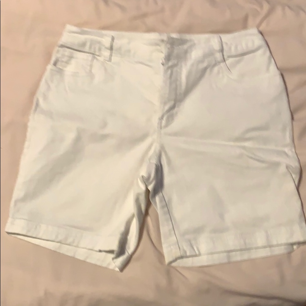 Women’s white jean shorts
